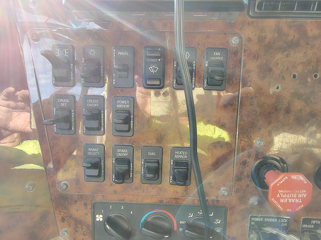 2005 INTERNATIONAL 9900i - Image 17